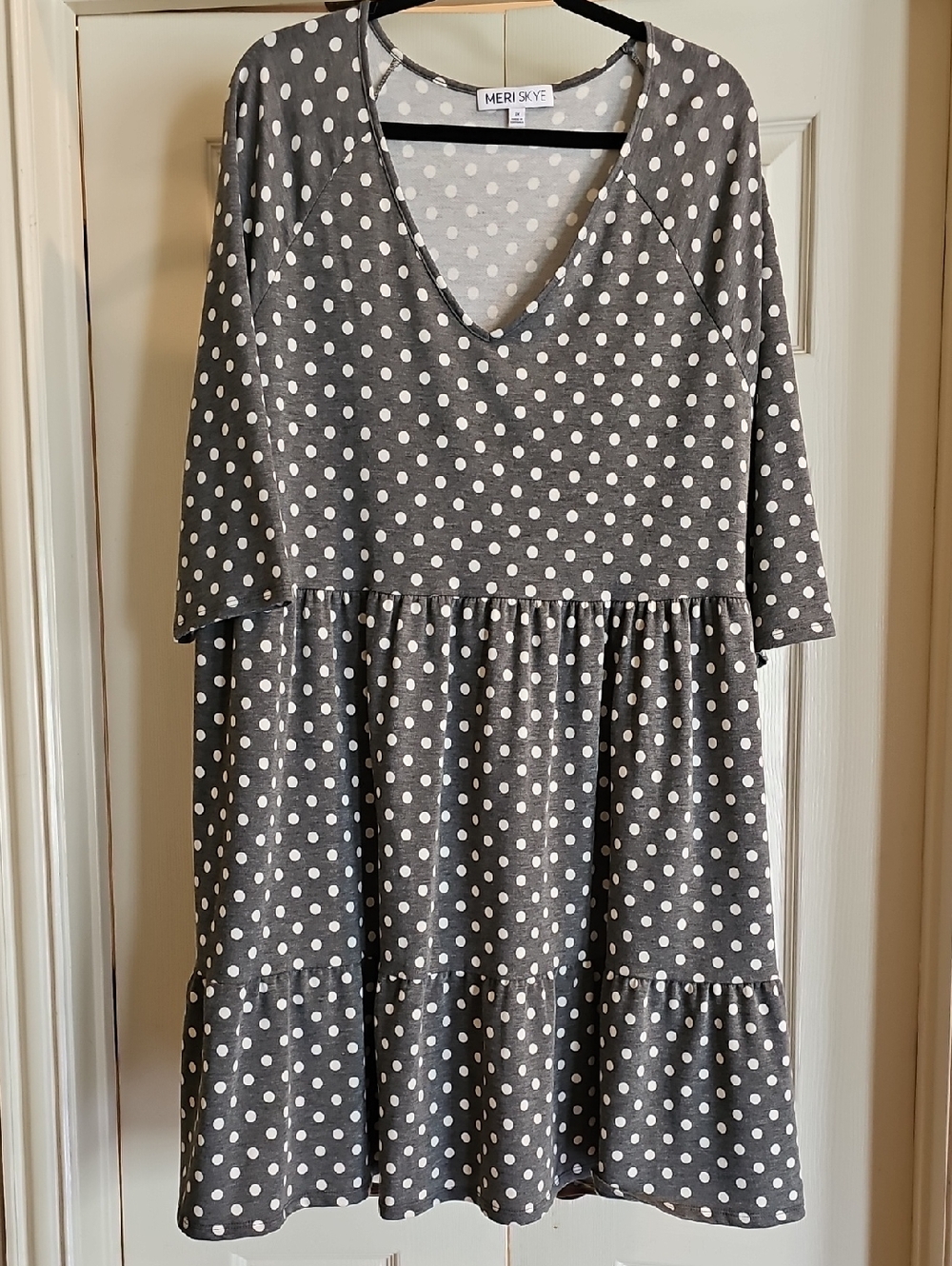 Meri Skye Gray Polka Dot V-Neck Tiered Midi Dress - 2X